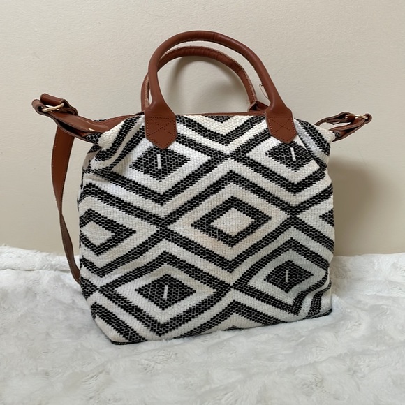 TRIBE ALIVE PATTERNED CARRY ALL - Picture 2 of 2